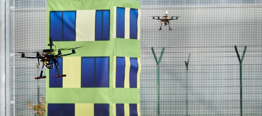 Flugkäfig, Windkanal & ein mobiler Drohnendetektor